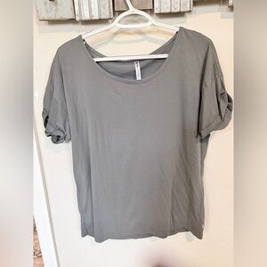 Fabletics Gray Short Sleeve Women's Tee